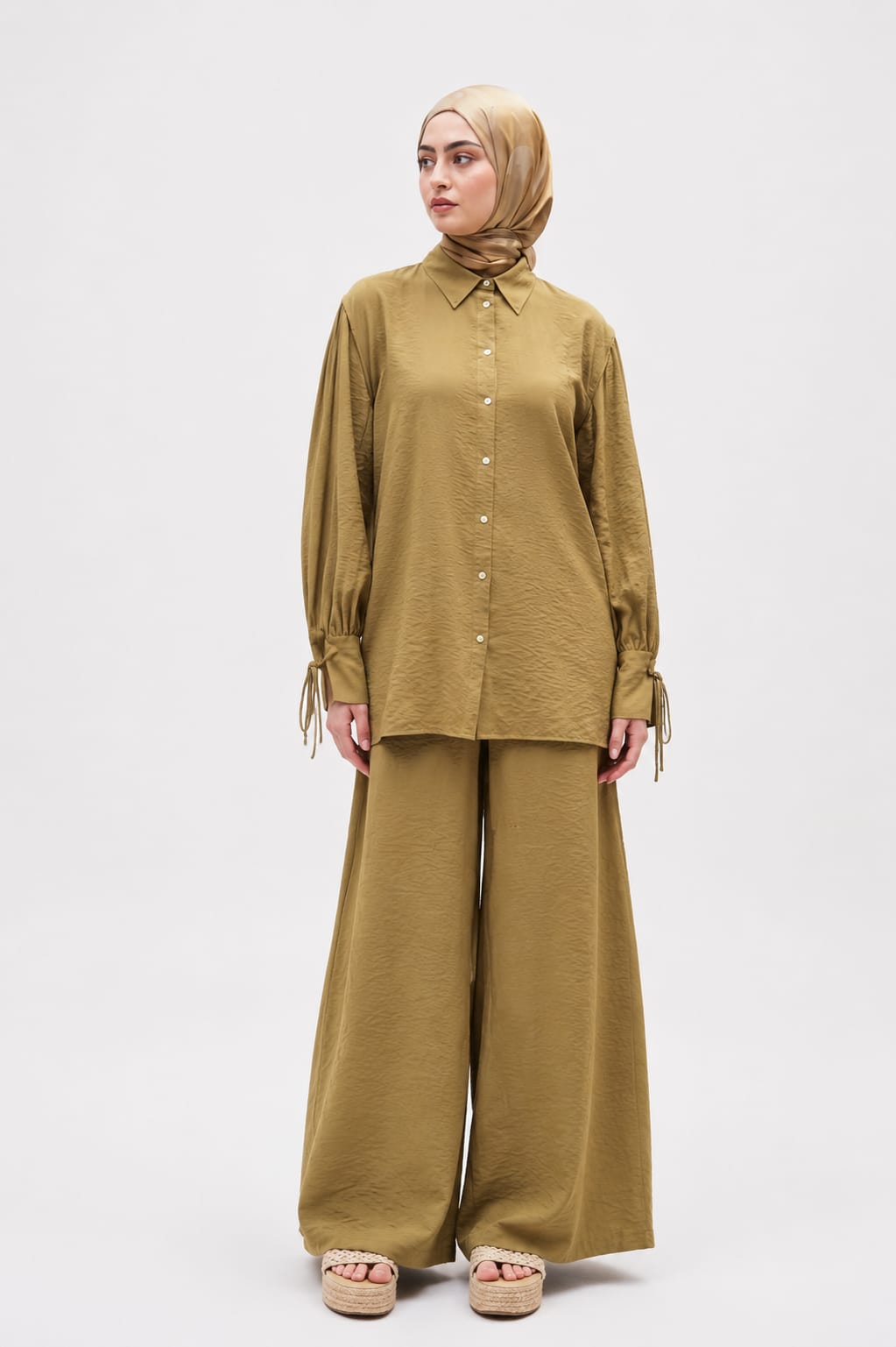 Chemise longue oversize pour femme avec col classique et manches longues à liens-Vert olive- vue de face