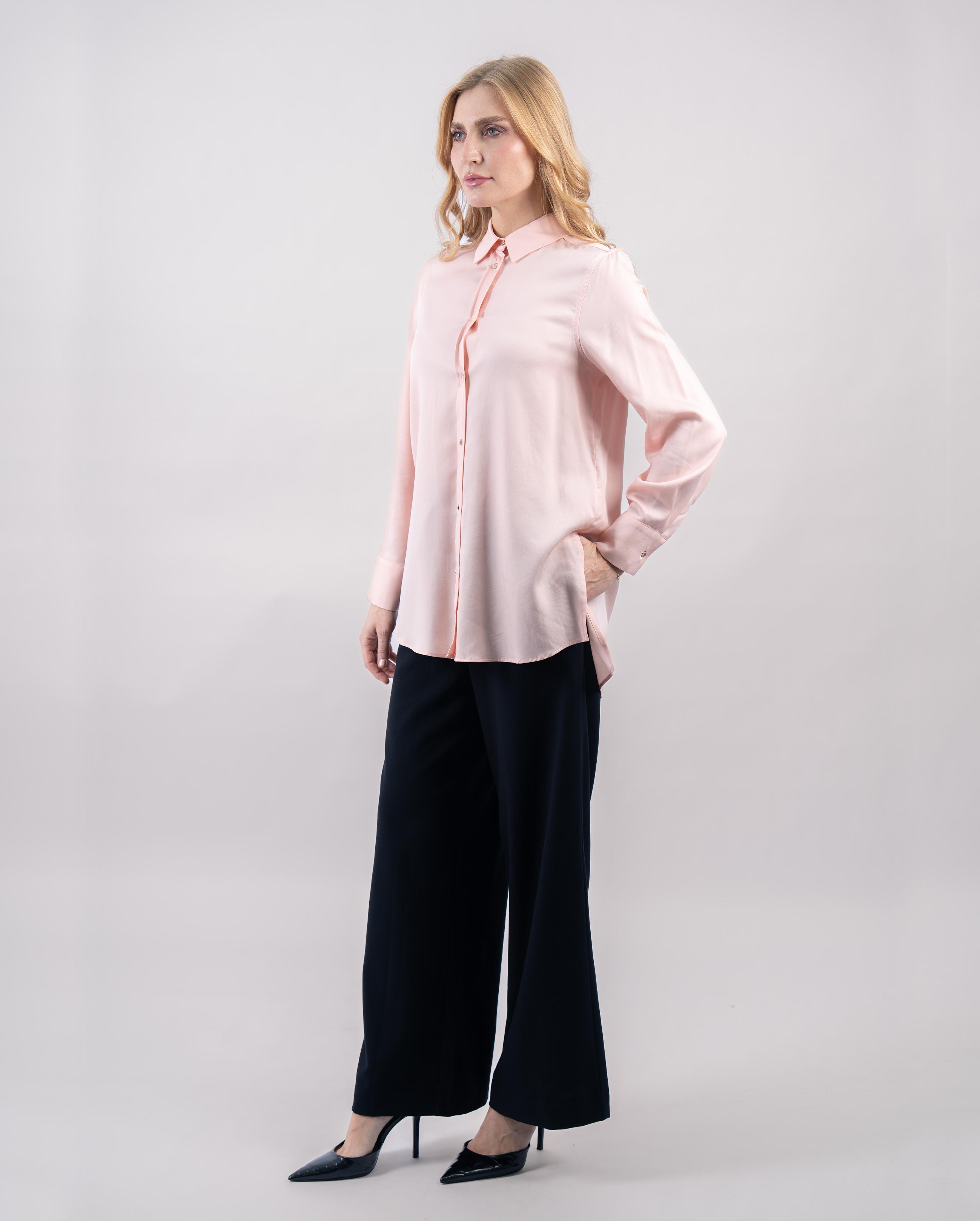 Chemise fluide rose poudré femme manches longues coupe droite élégante