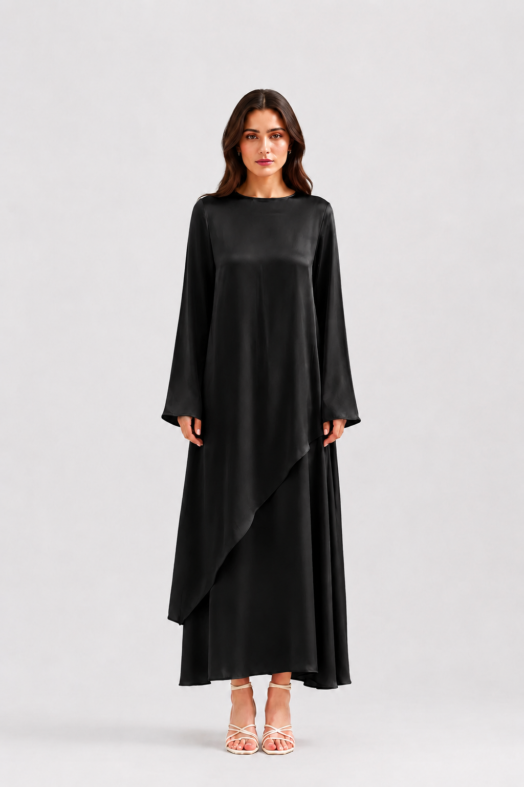 Ensemble long satiné noir avec tunique asymétrique à manches longues, vue de face-Noir- RAZANA