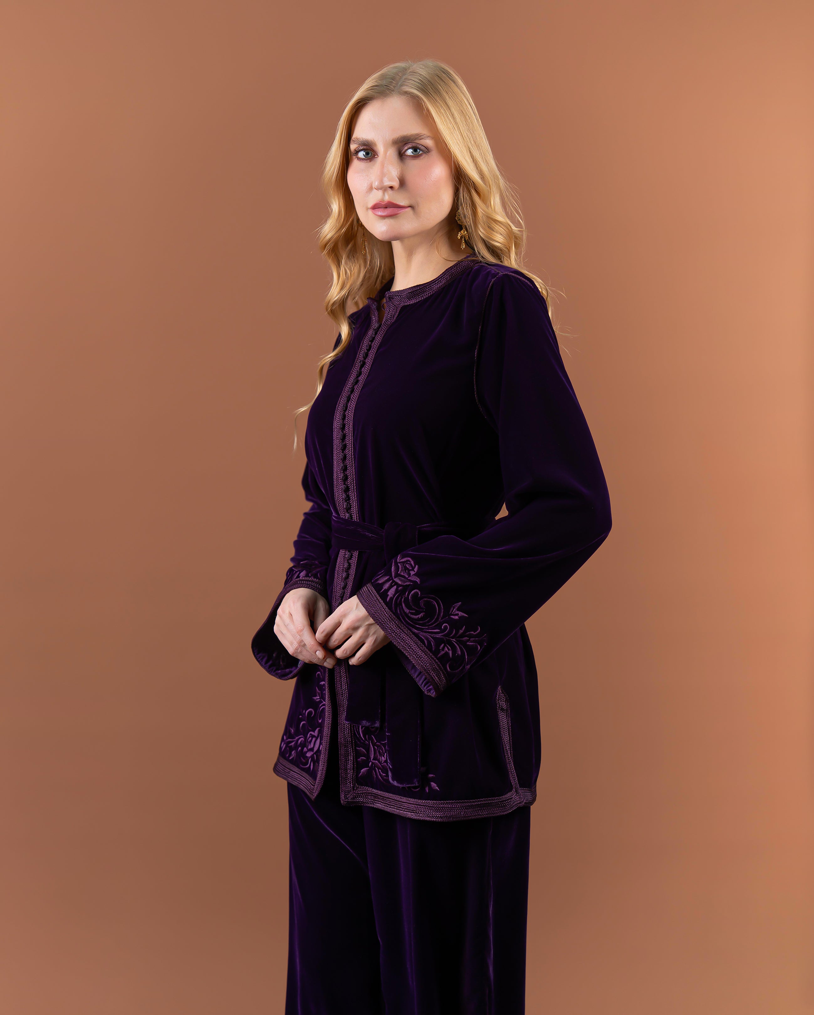 Tunique jabador en velours brodée avec ceinture pour femme – RAZANA