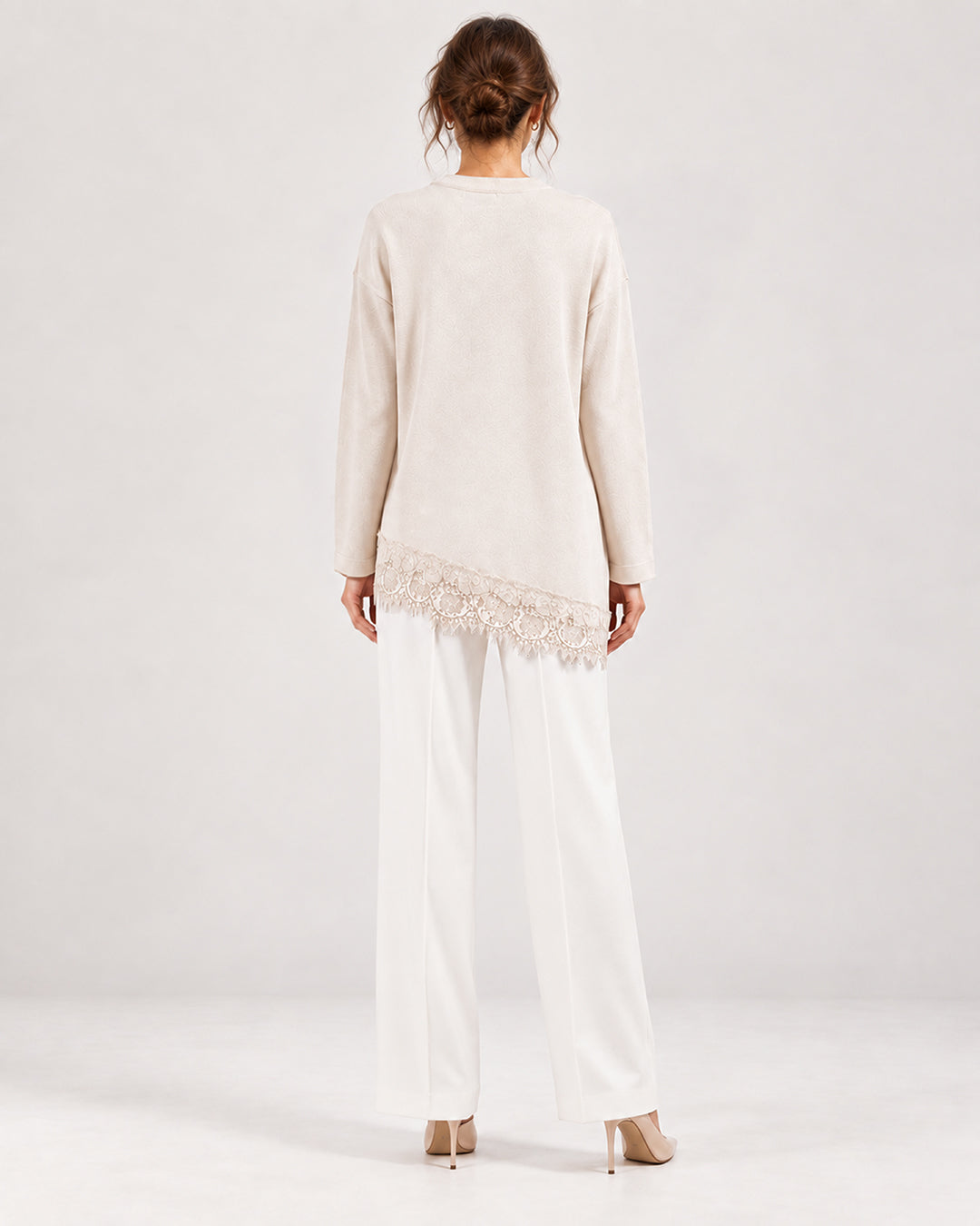 Pull long en maille à finition dentelle florale_Blanc cassé_vue de dos