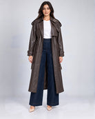 Trench long ceinturé effet cuir_face