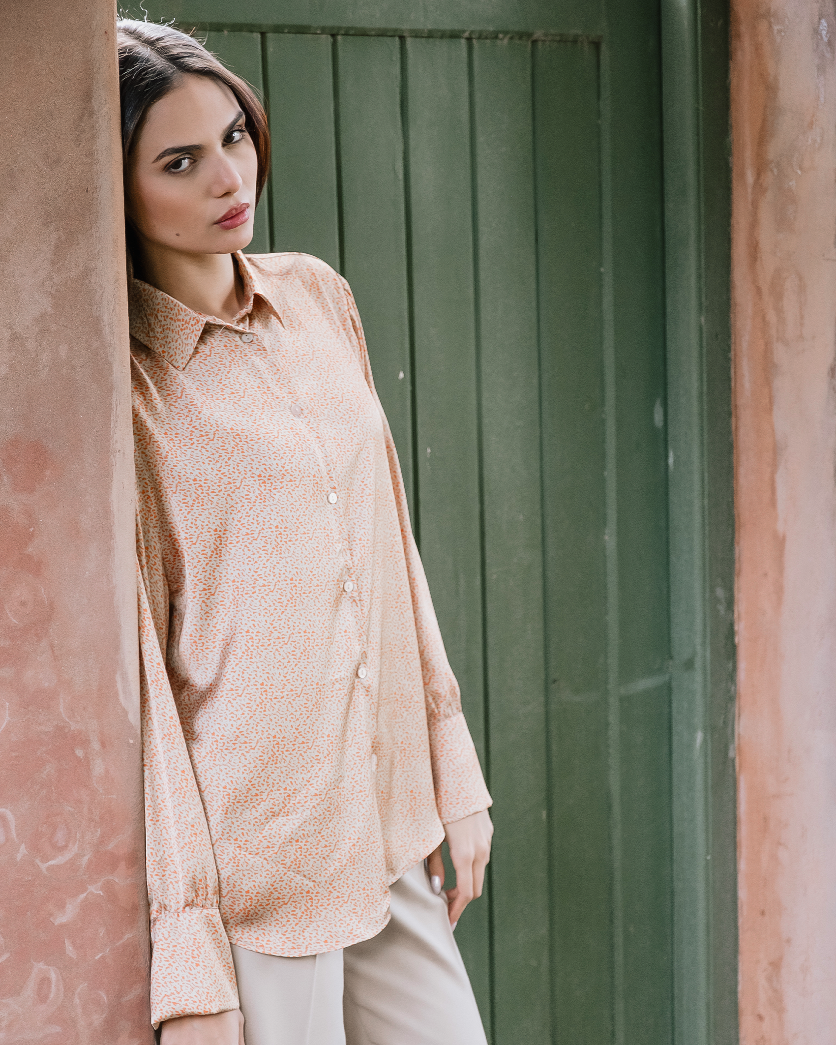 Chemise satinée à imprimé discret