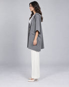 Cape avec capuche en maille_Gris_cote