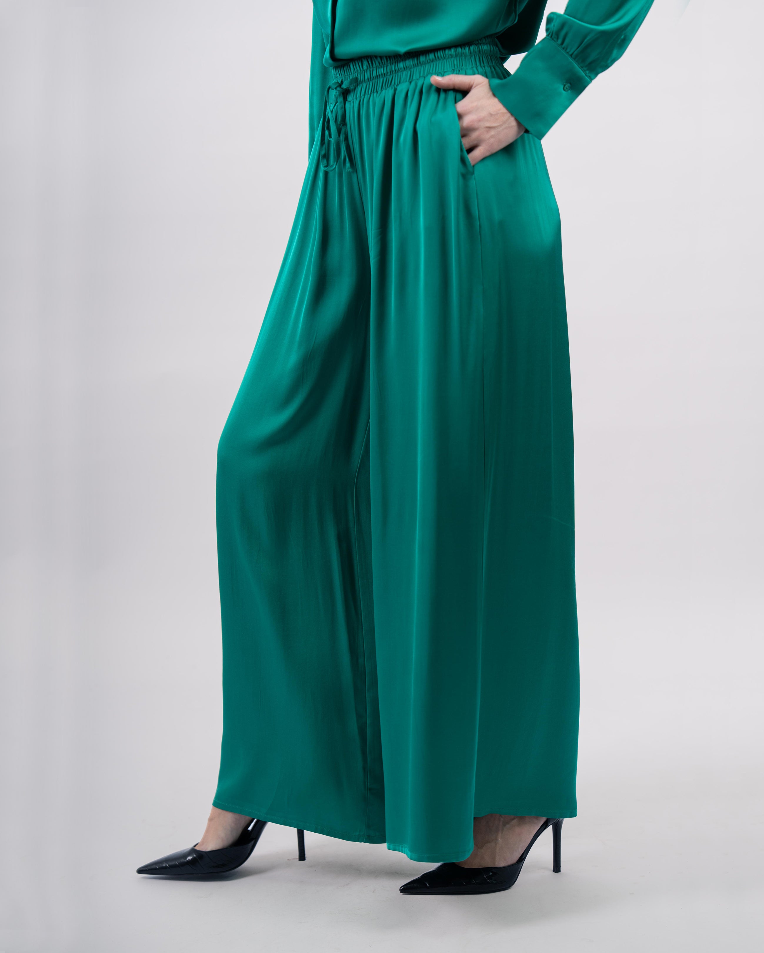 Pantalon palazzo à taille élastique, coupe large confortable et élégante- Vert- vue coté