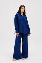 Chemise longue oversize pour femme avec col classique et manches longues à liens-Bleu marine- vue de face