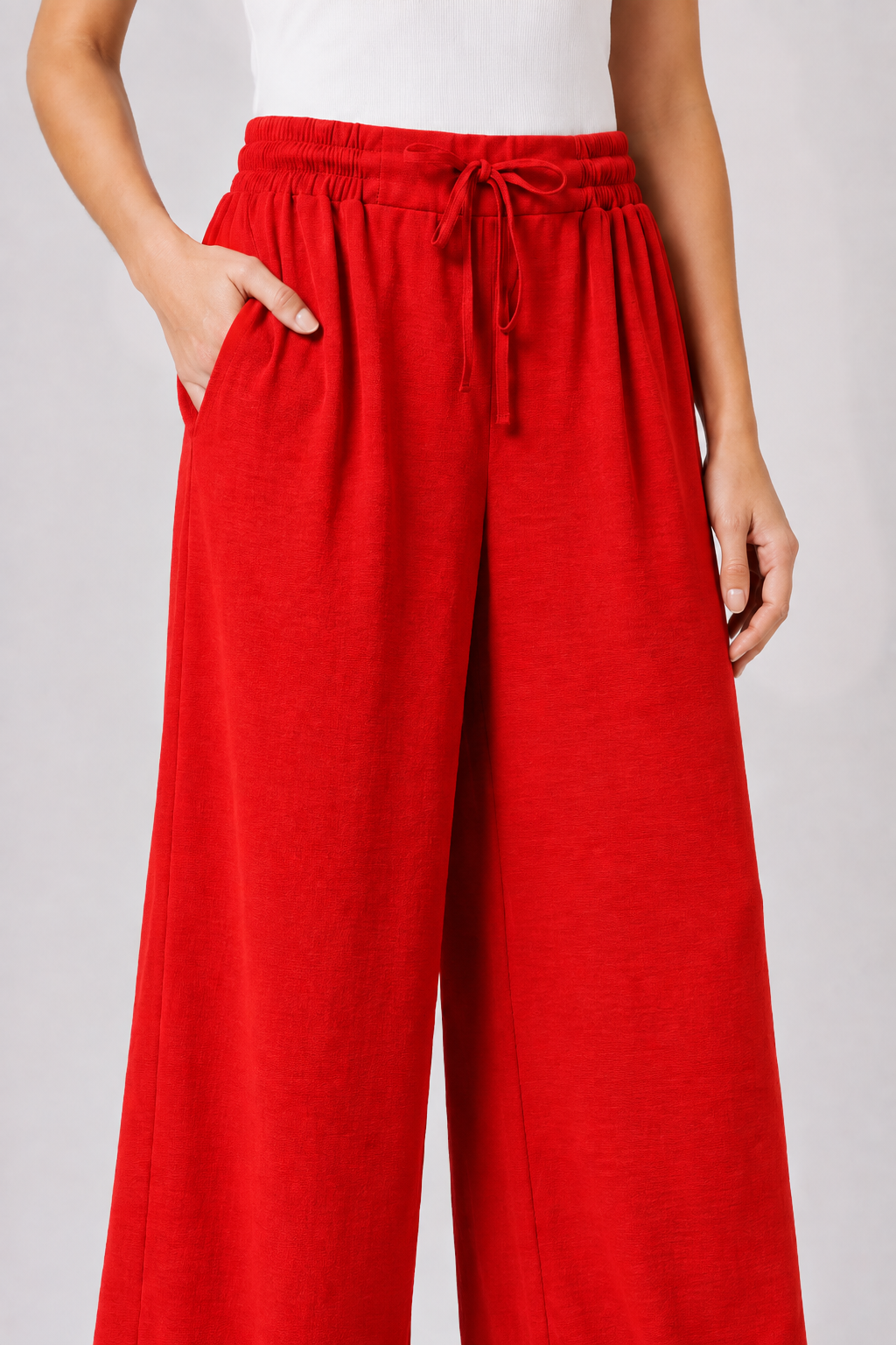 pantalon-large-fluide-rouge-detail-tissu