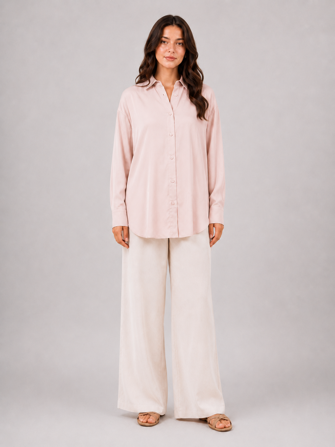 Chemise longue fluide en Tencel-Rose-porté de face