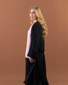 Kimono noir élégant avec manches ornées de dentelle – collection femme RAZANA