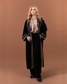Kimono long en velours noir avec finition sfifa dorée traditionnelle – collection élégante RAZANA