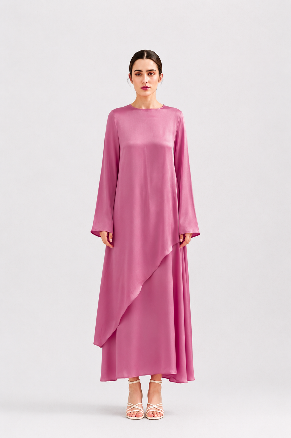 Ensemble long satiné rose avec tunique asymétrique à manches longues, vue de face-Rose-RAZANA