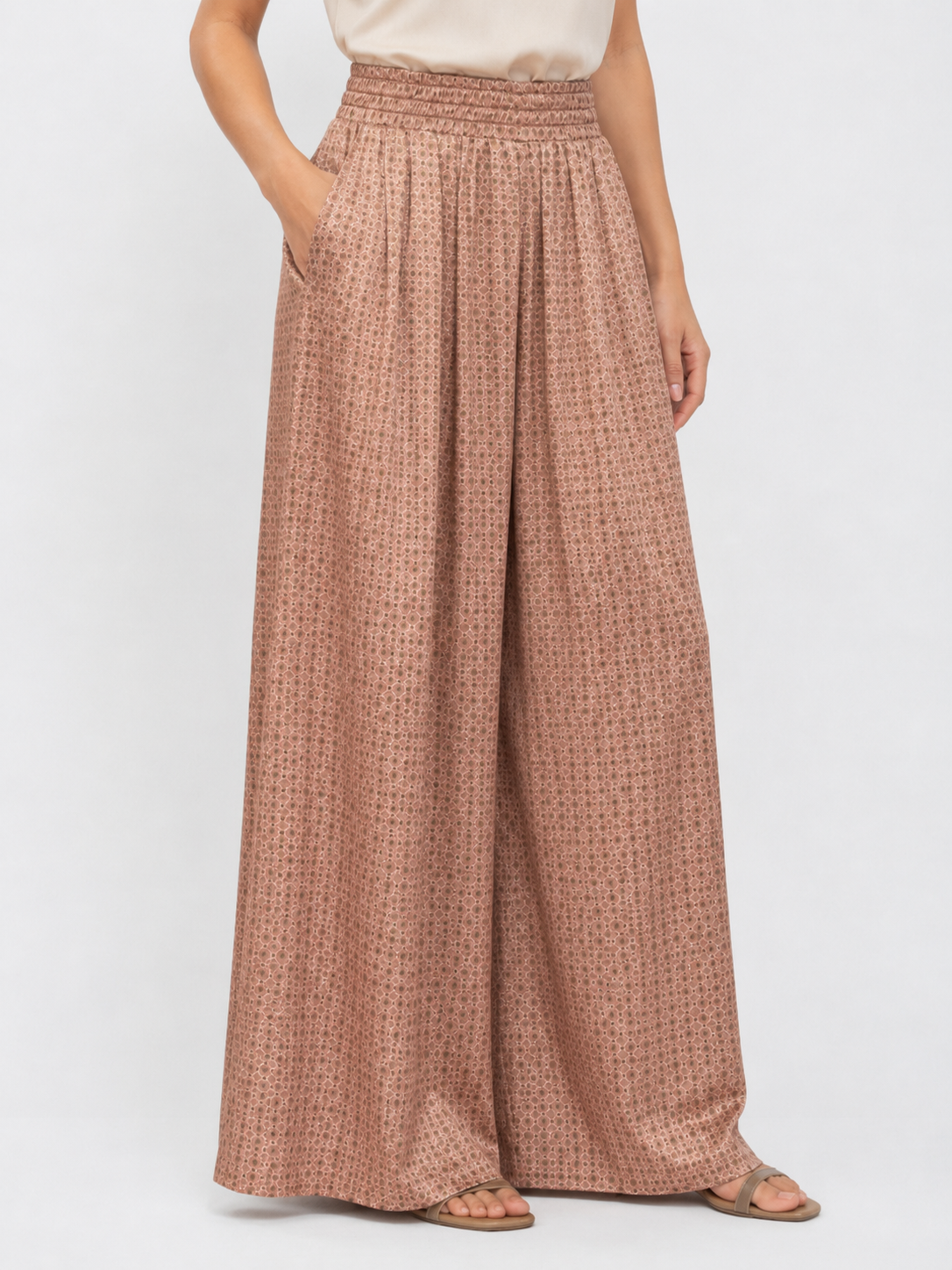 pantalon palazzo fluide rose poudré RAZANA avec imprimé géométrique et taille froncée
