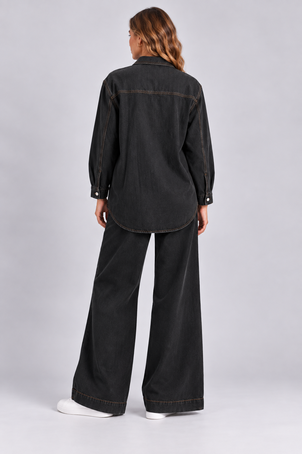 surchemise-oversize-jean-Noir-vue de dos-femme-razana