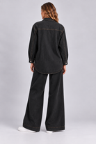 surchemise-oversize-jean-Noir-vue de dos-femme-razana