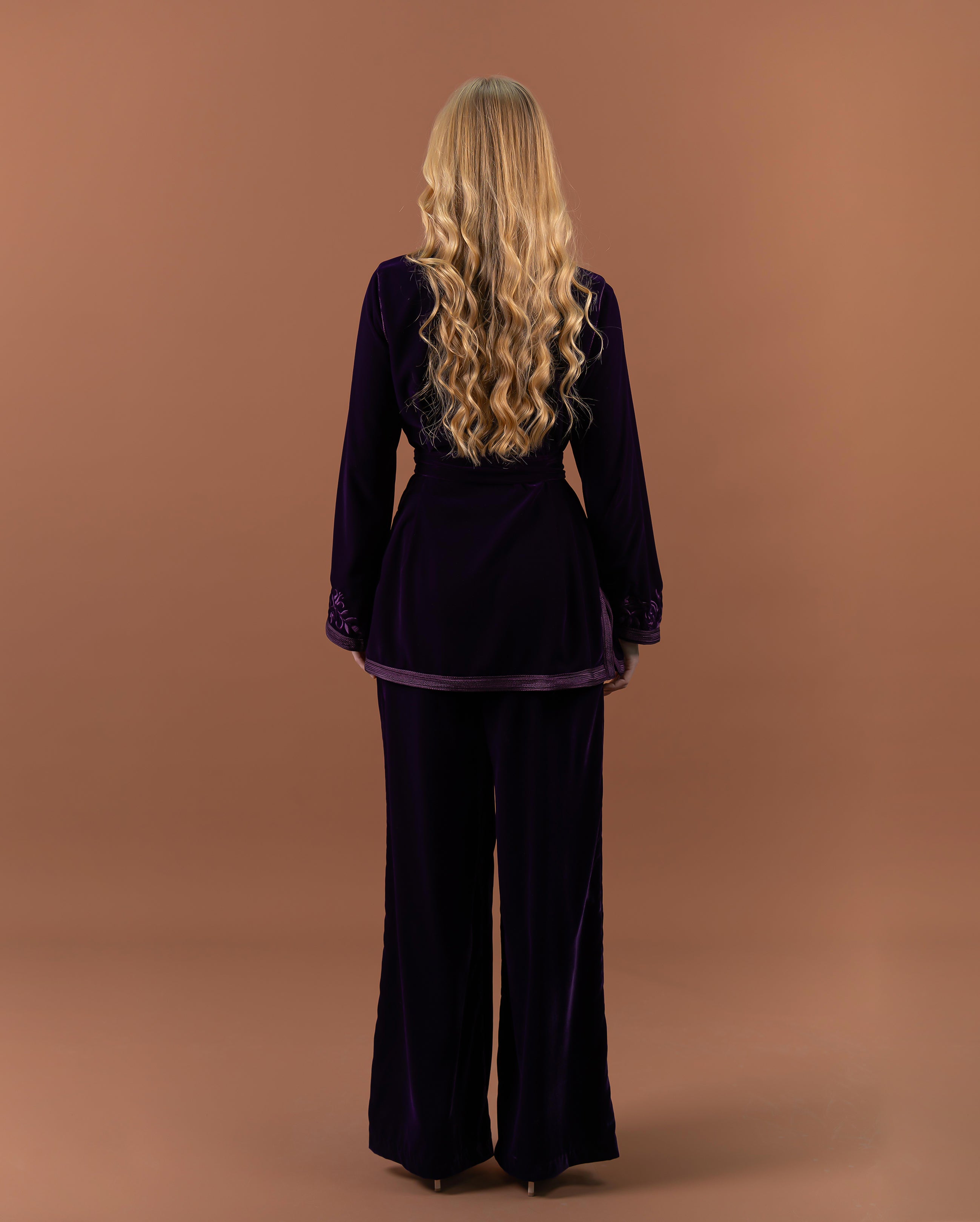 Tunique jabador en velours brodée avec ceinture pour femme – RAZANA